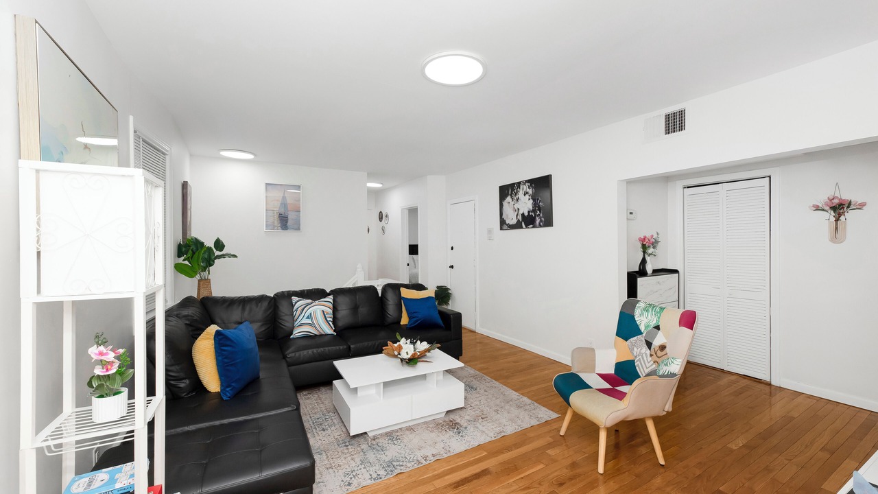 Photo of Livingroom in Constable Hook
