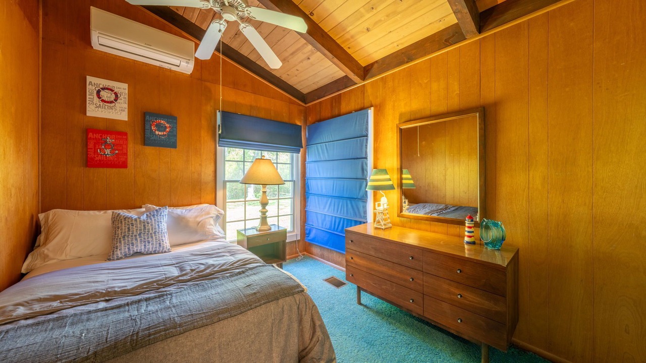Photo of Bedroom in Culloden Shores