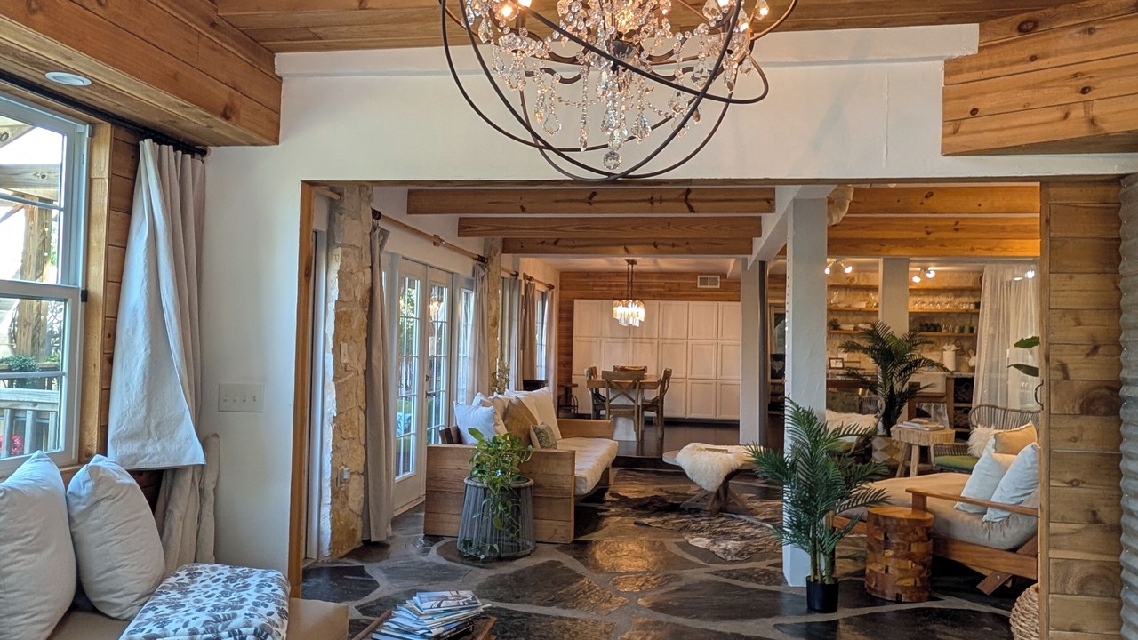 Photo of Livingroom in Barton Hills