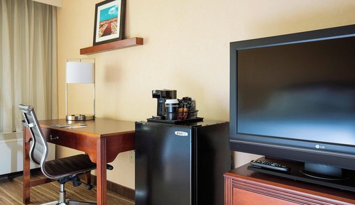 Room, 2 Queen Beds, Accessible Bathtub