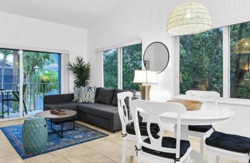 Mission Bay Apartment | 360D - Boca Retreat w/Pool, Parking, Near Evert Tennis & Shops