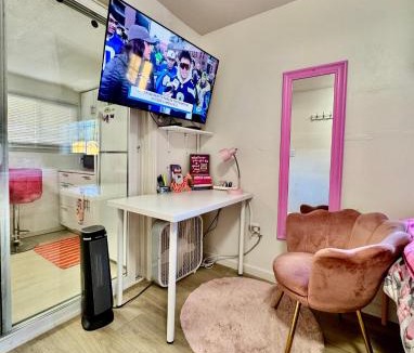 Rainier Valley Apartment | Cozy 1 Bedroom Apartment 10 minutes to SeaTac Airport