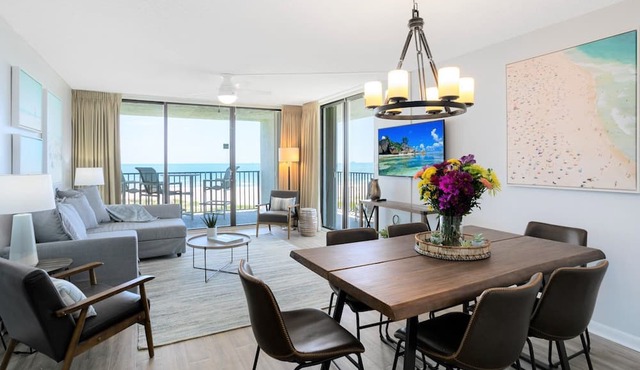 Stylish Oceanfront Corner Unit Condo | Open Concept & Chic Decor