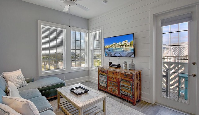 Corner, 3rd-Fl Pet-Friendly Condo w/2 Decks@Cinnamon Shore+Great Amenities!