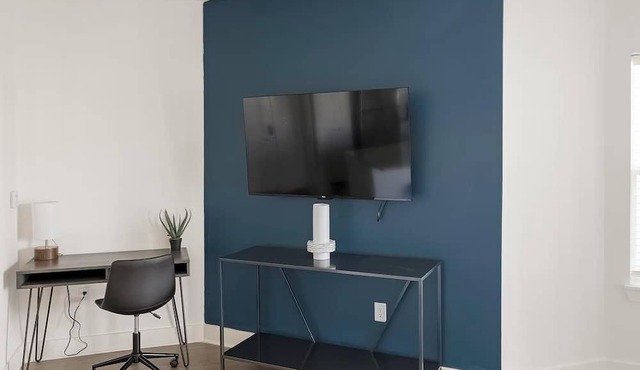 Landing | Amazing 1BD, Gym, Pool