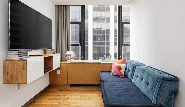 Elegant Apartment Near Subway | Cook, Explore & Unwind in NYC Comfort